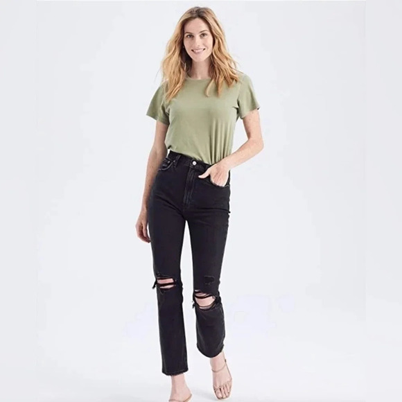 Abercrombie & Fitch Women's 28/6 Ankle Straight Ultra High Rise Distressed Black - Picture 1 of 9